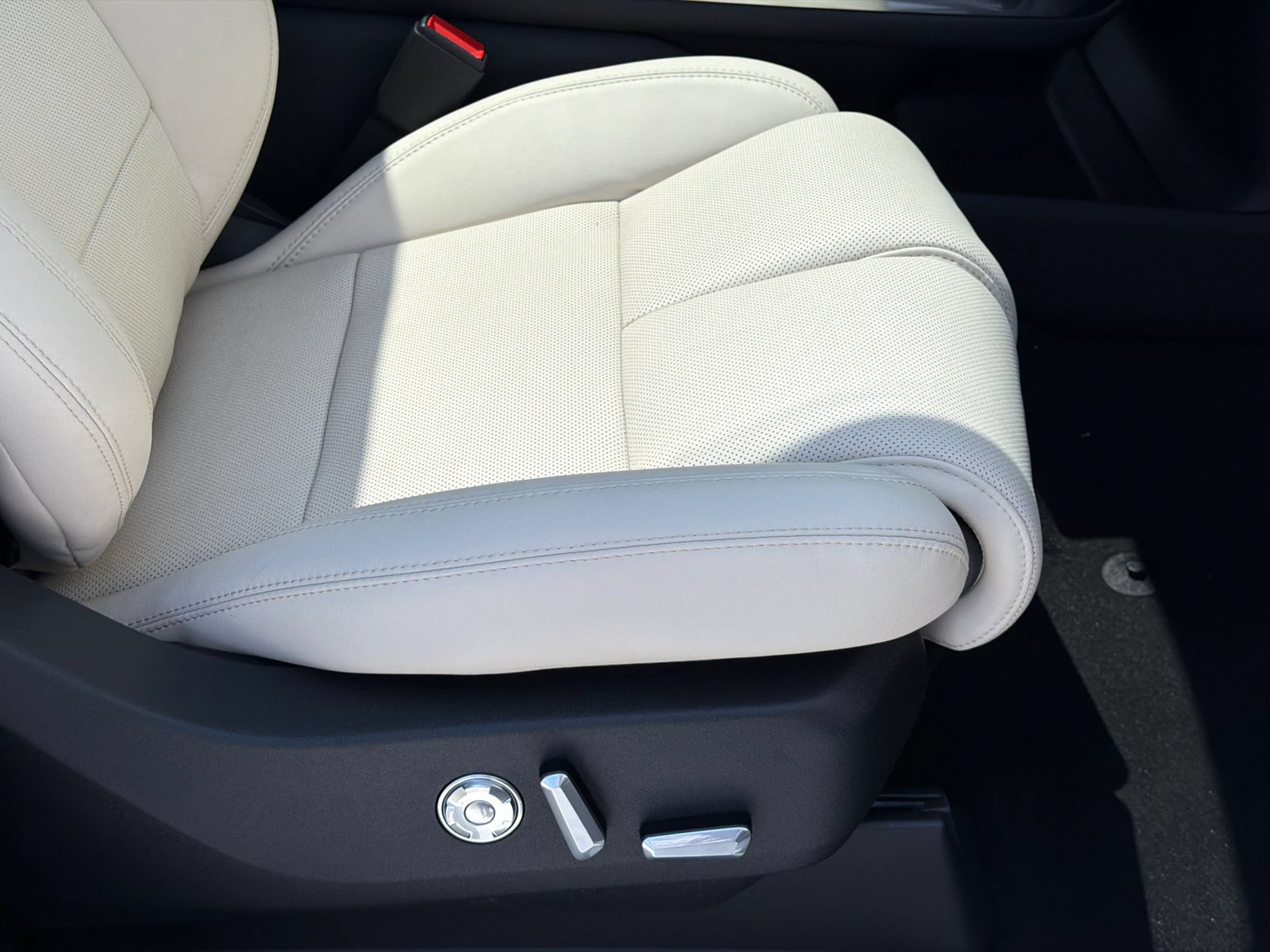 New 2027 Lincoln Navigator Reserve AWD/4WD image 13
