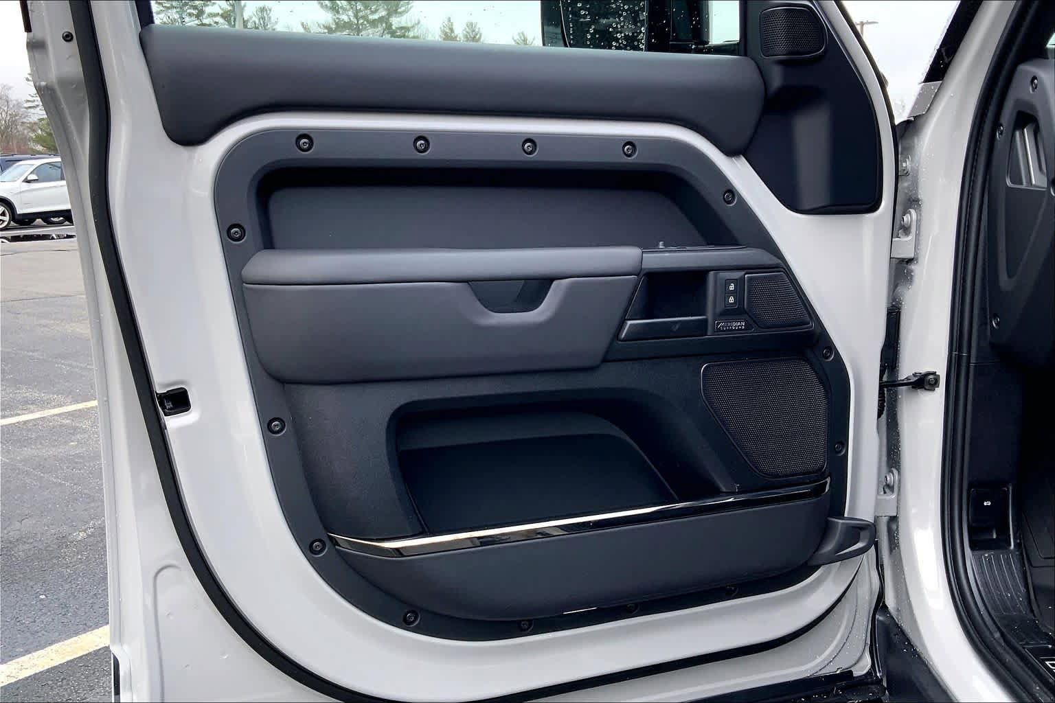 New 2026 Land Rover Defender 110 AWD/4WD image 11