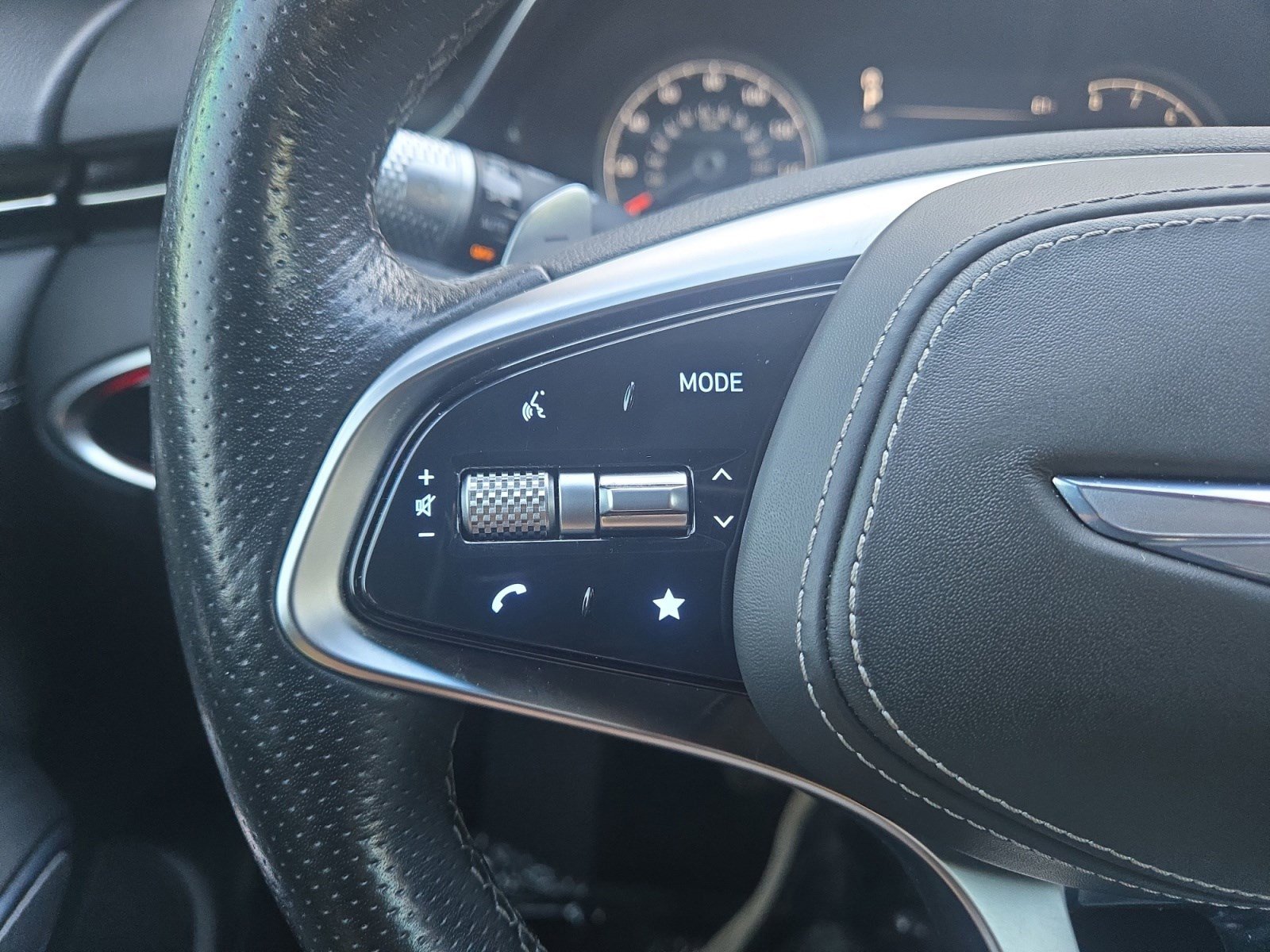 Used 2022 Genesis GV70 3.5T Sport w/ Cargo Package image 17