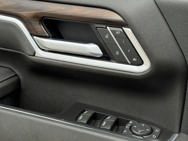 Used 2025 GMC Sierra 3500 SLT w/ SLT Convenience Package image 20