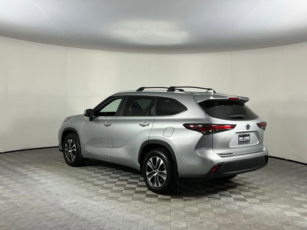 Used 2024 Toyota Highlander XLE image 8
