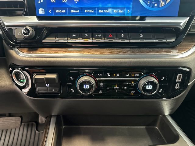 Used 2024 Chevrolet Silverado 1500 LT Trail Boss w/ Convenience Package II AWD/4WD image 31
