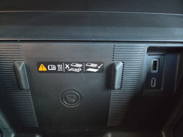 Used 2026 GMC Hummer EV SUV w/ LPO, Dark Essentials Package AWD/4WD image 6