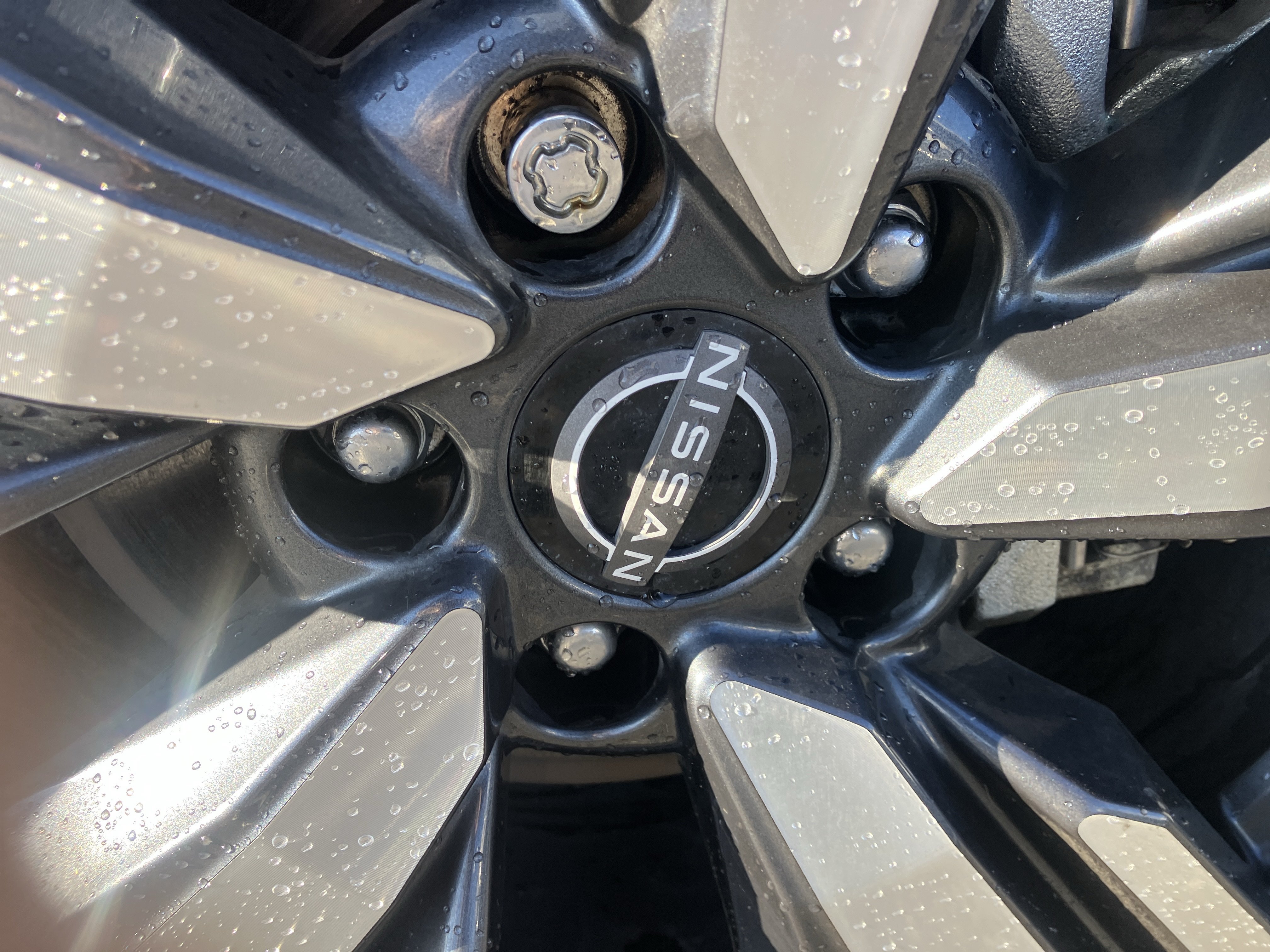 Used 2023 Nissan Rogue SL AWD/4WD image 9