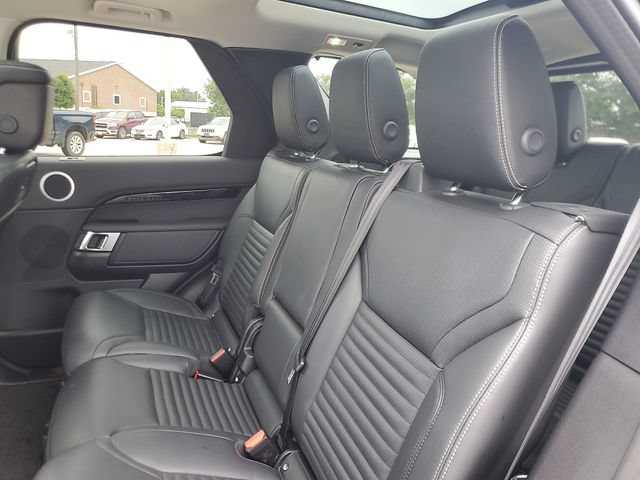 Used 2024 Land Rover Discovery S AWD/4WD image 9