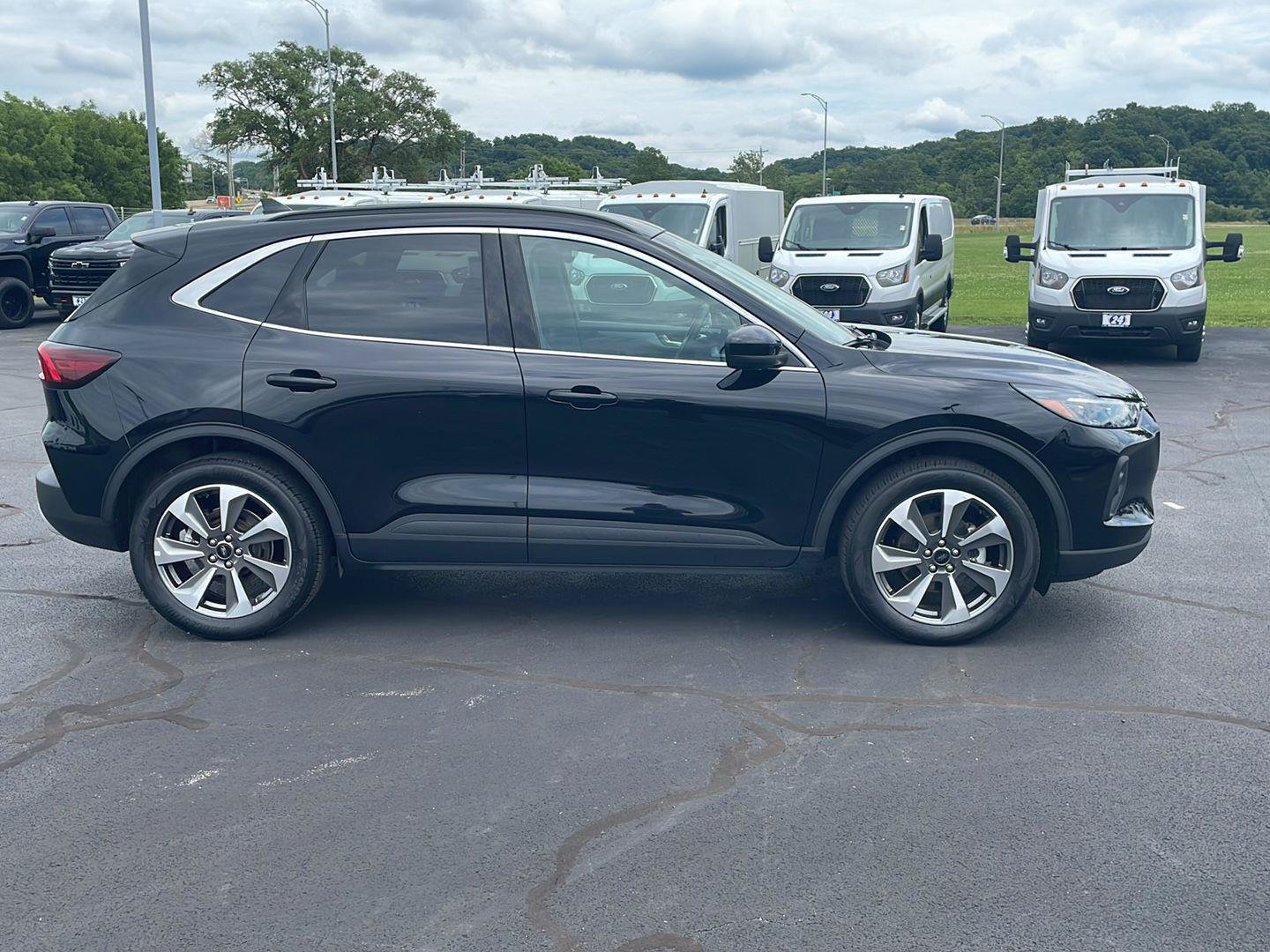 Used 2025 Ford Escape Platinum AWD/4WD image 6