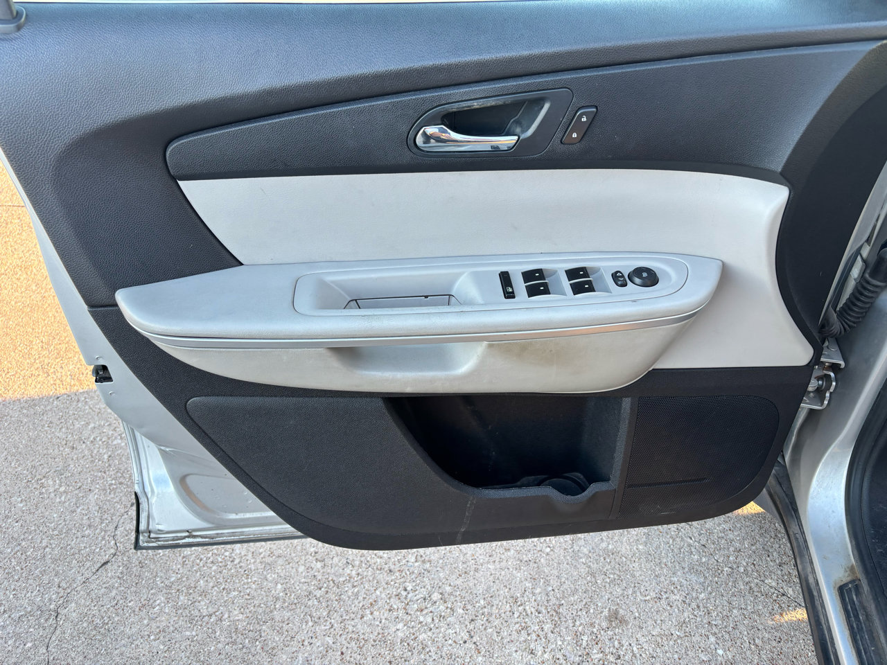 Used 2011 GMC Acadia SL w/ Preferred Package image 18