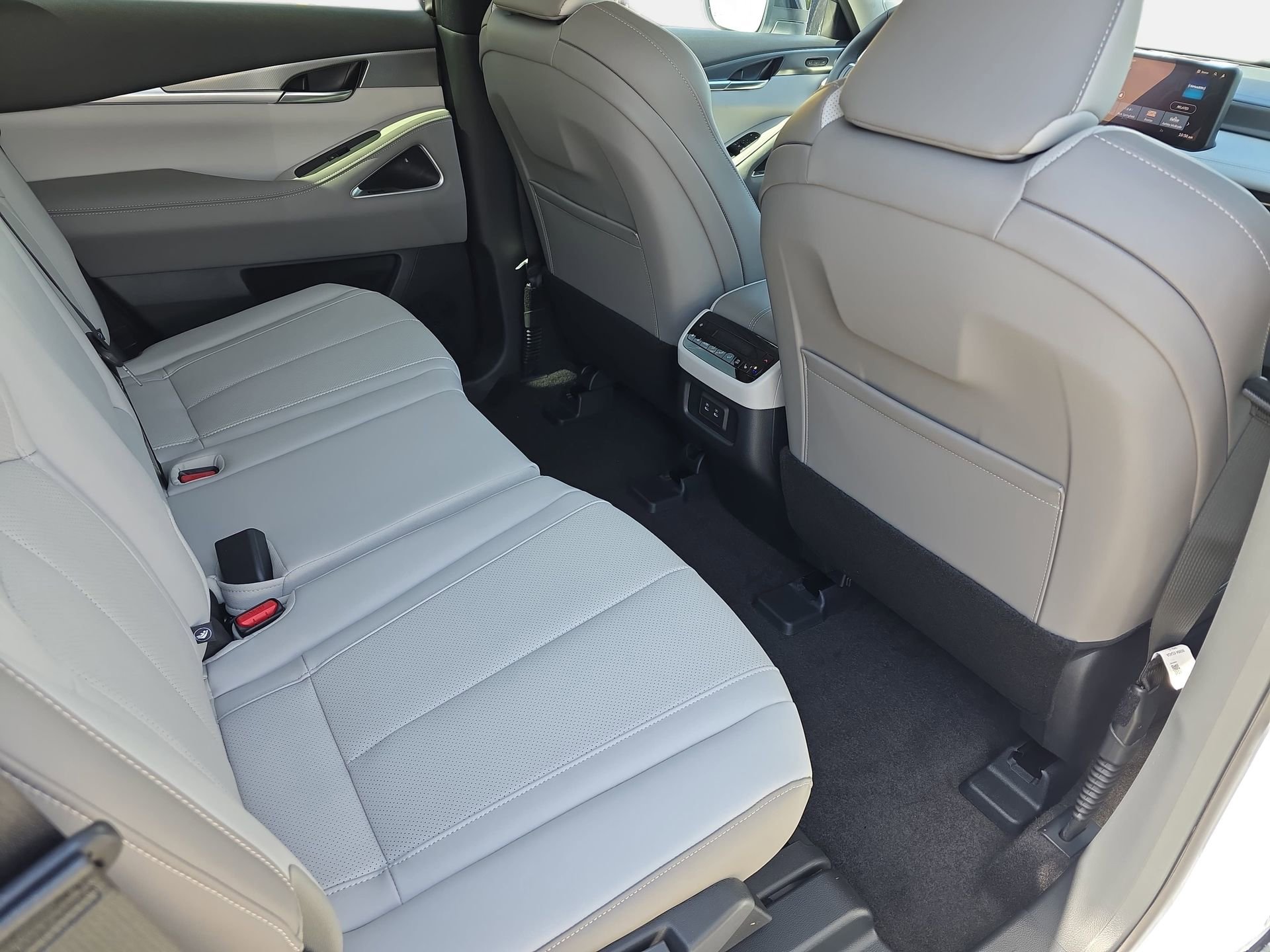 New 2027 INFINITI QX60 Luxe w/ Cargo Package AWD/4WD image 11