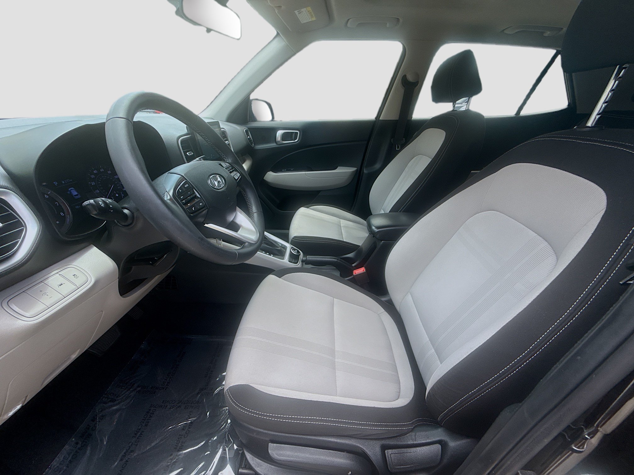 Used 2022 Hyundai Venue SEL FWD image 16