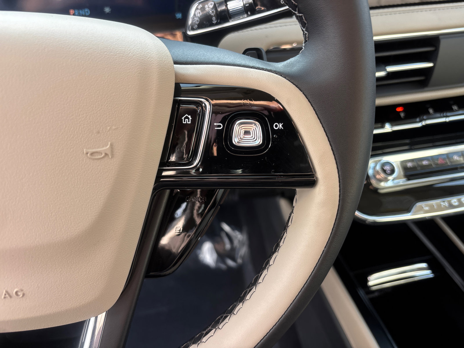 New 2026 Lincoln Corsair Premiere image 18