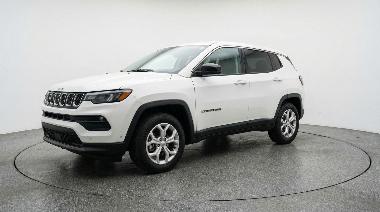 Used 2025 Jeep Compass Latitude image 3
