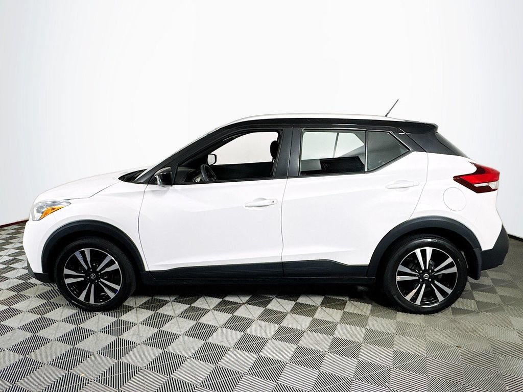 Used 2018 Nissan Kicks SV FWD image 4