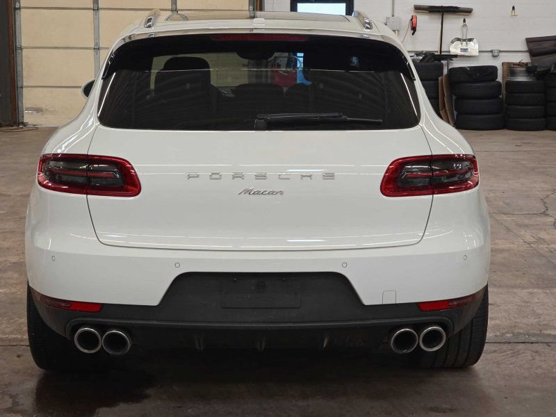 Used 2018 Porsche Macan Sport Edition AWD/4WD image 22