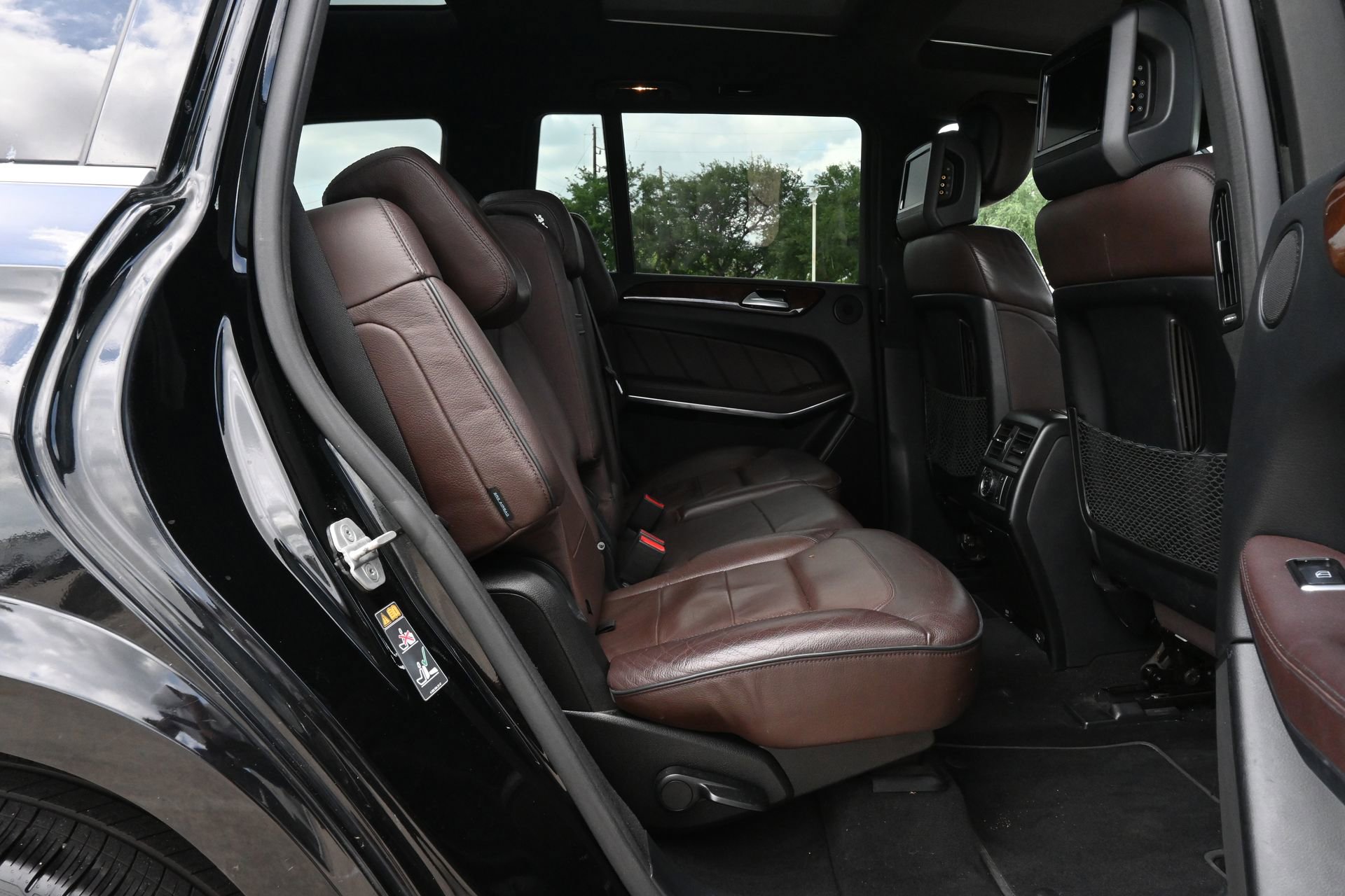 Used 2014 Mercedes-Benz GL 550 4MATIC image 24