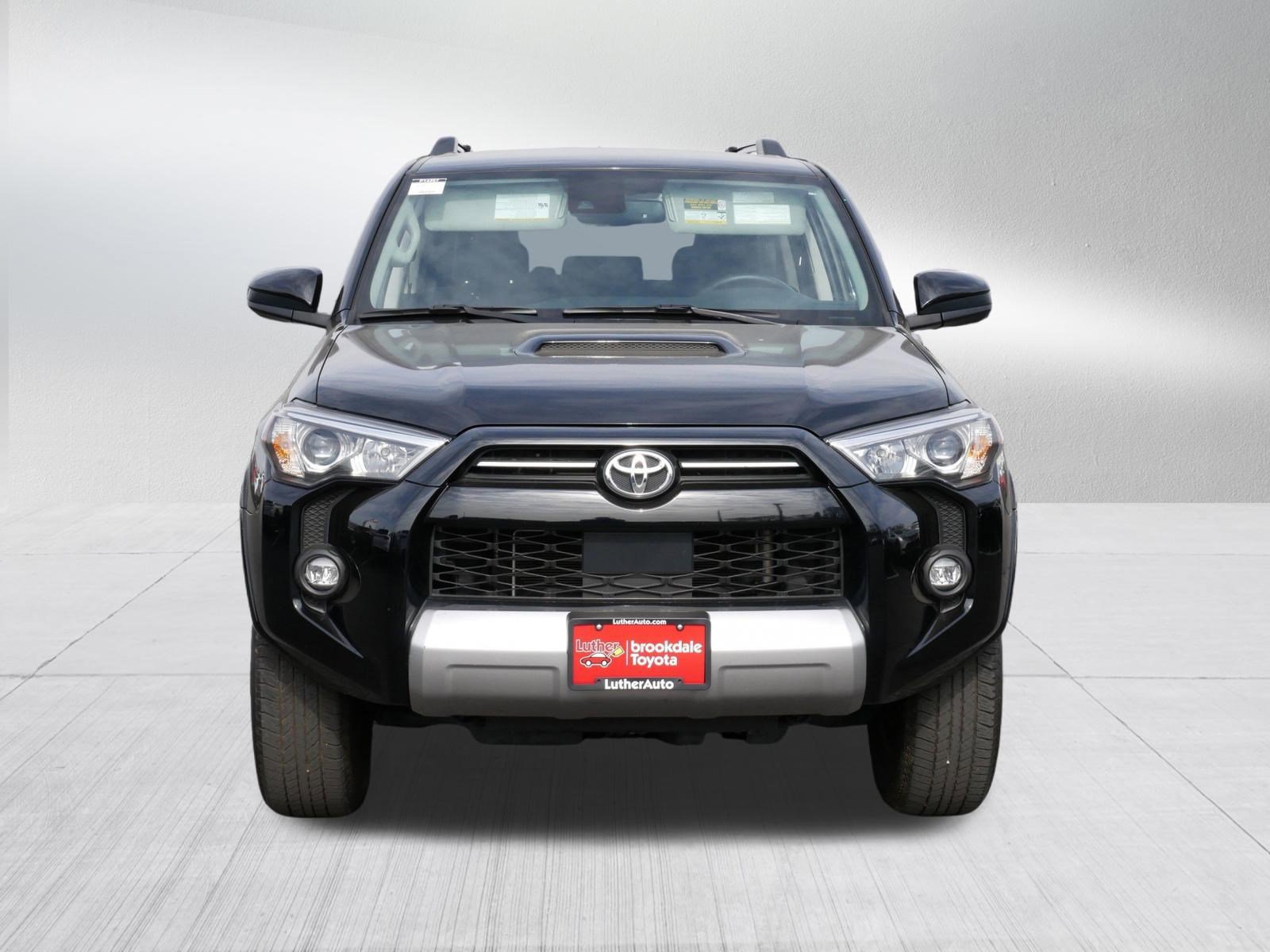 Certified 2024 Toyota 4Runner TRD Off-Road image 2