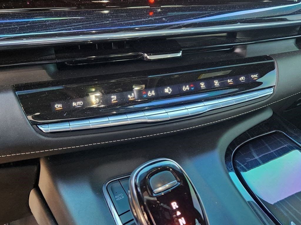 Used 2023 Cadillac Escalade V w/ LPO, ONYX Package image 9