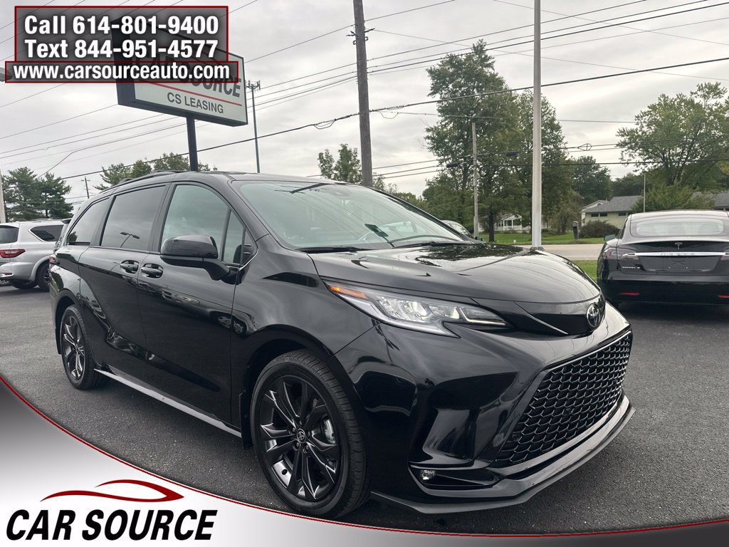 Used 2026 Toyota Sienna XSE FWD image 2