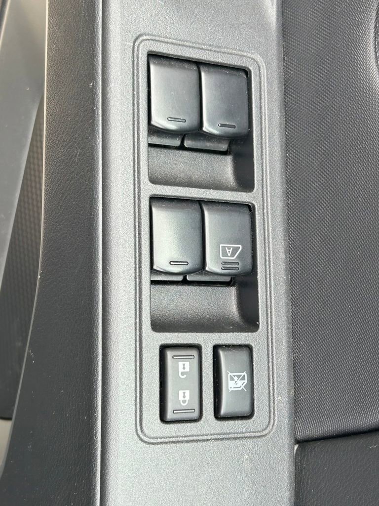 Used 2024 Nissan Frontier SV RWD image 20