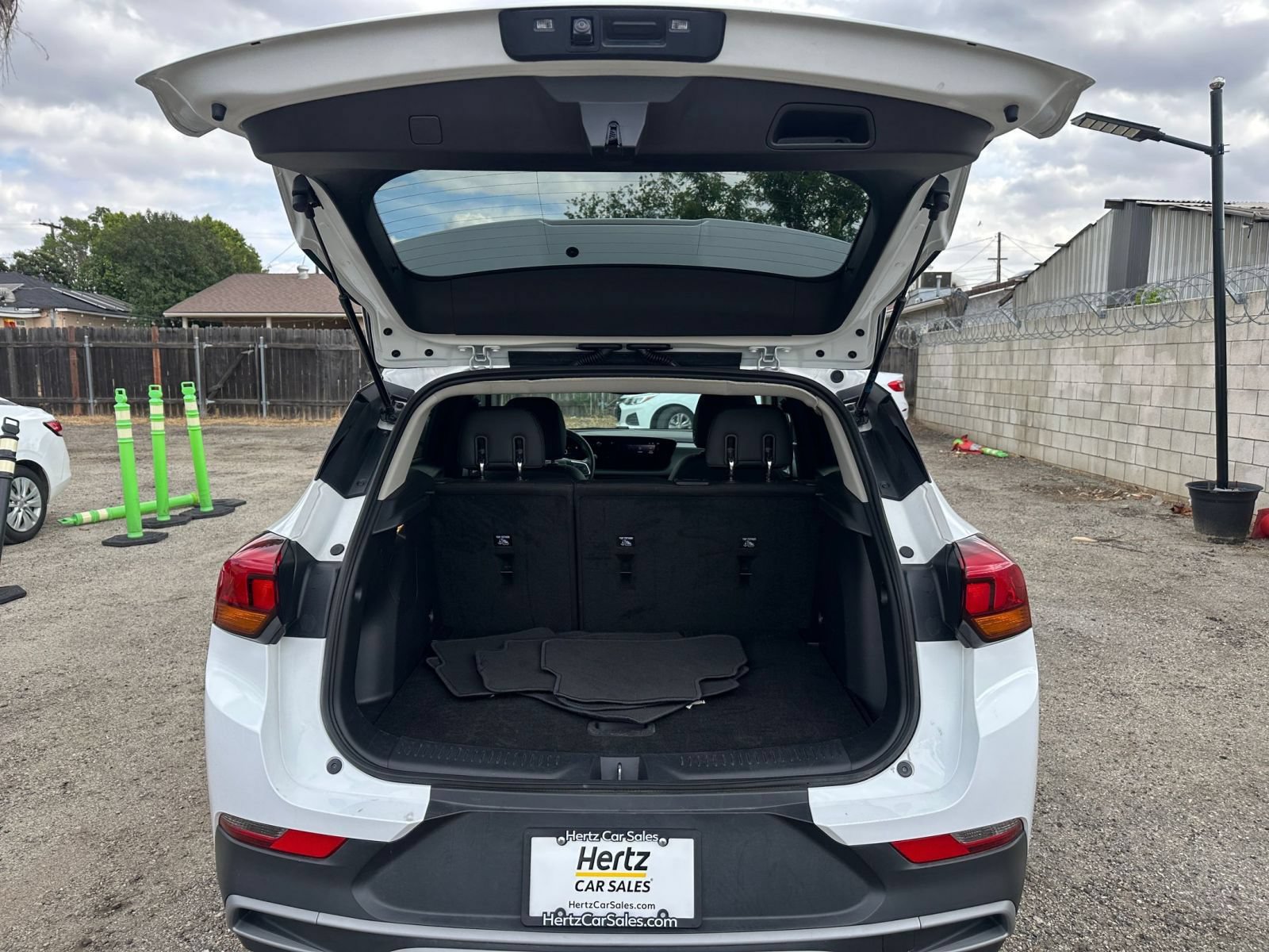 Used 2025 Buick Encore GX Preferred AWD/4WD image 29