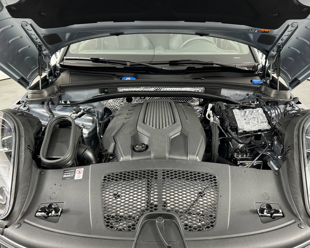New 2026 Porsche Macan AWD/4WD image 30