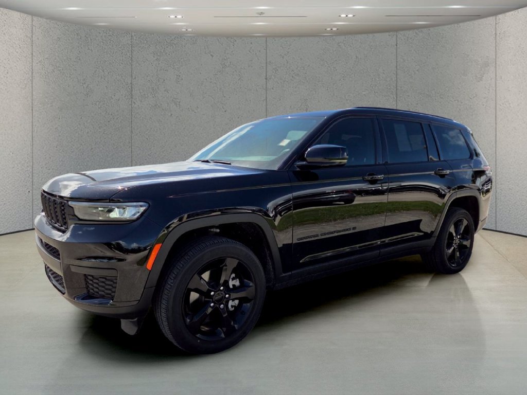Used 2024 Jeep Grand Cherokee L Altitude AWD/4WD image 11