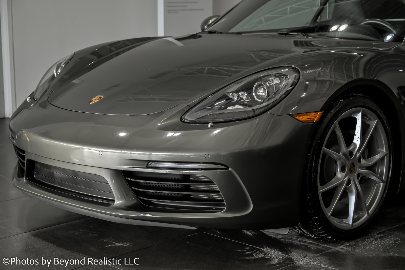 Used 2023 Porsche 718 Cayman T w/ Sport Chrono Package image 13