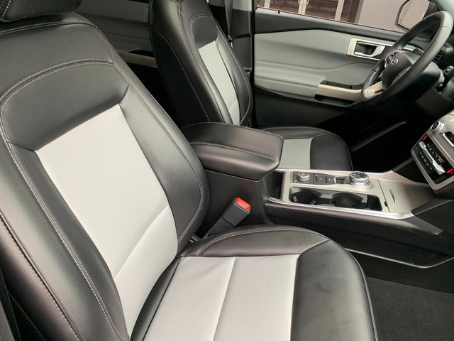 Used 2023 Ford Explorer XLT w/ Equipment Group 202A image 10