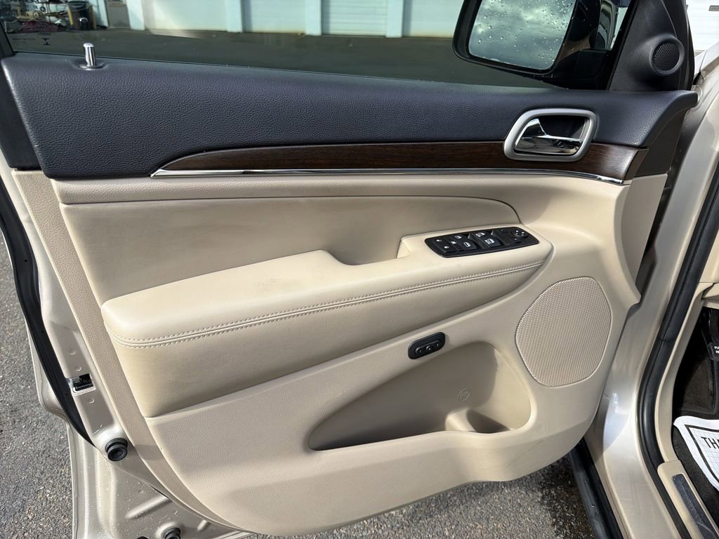 Used 2015 Jeep Grand Cherokee Limited AWD/4WD image 10
