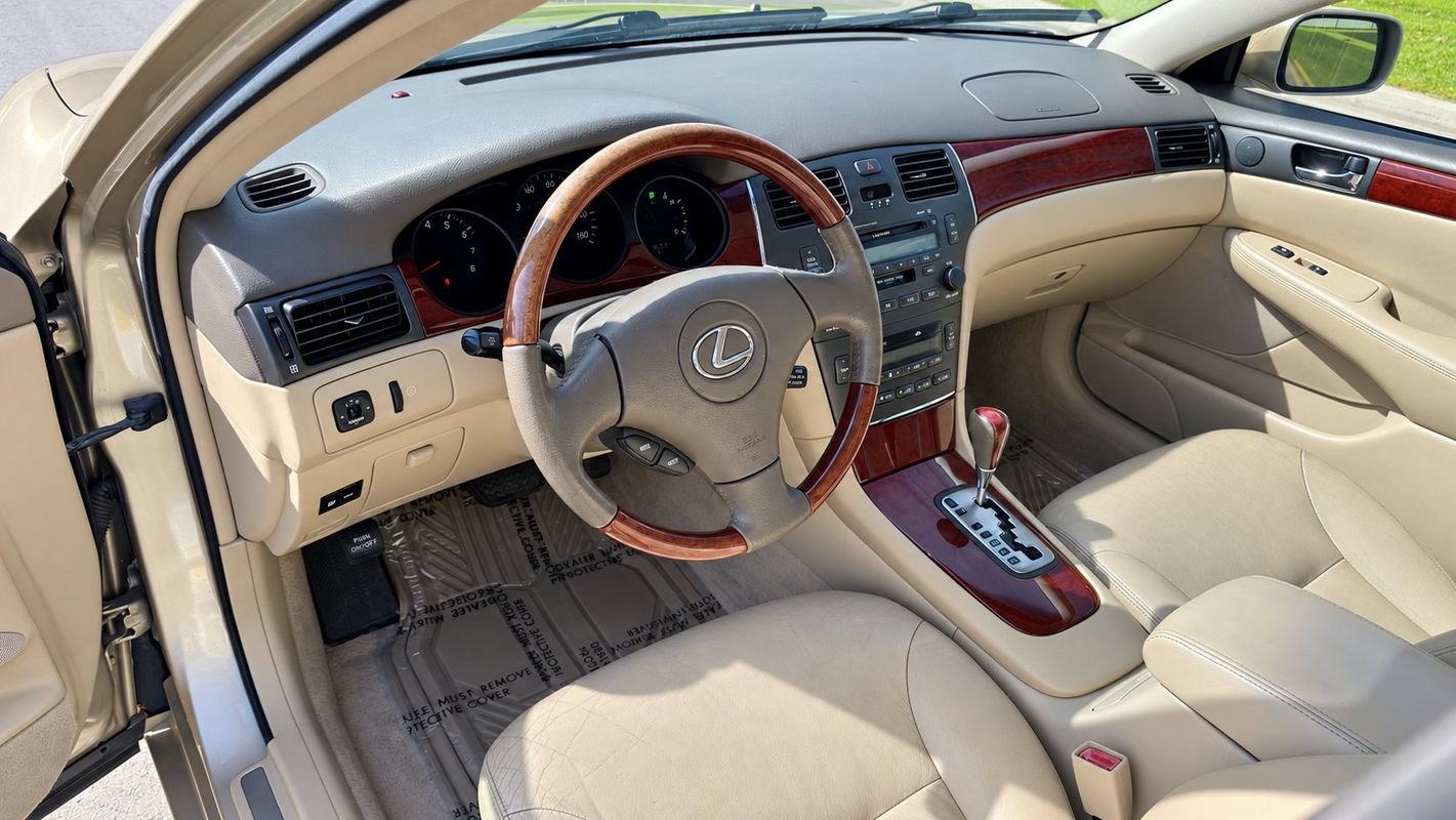 Used 2002 Lexus ES 330 FWD image 12