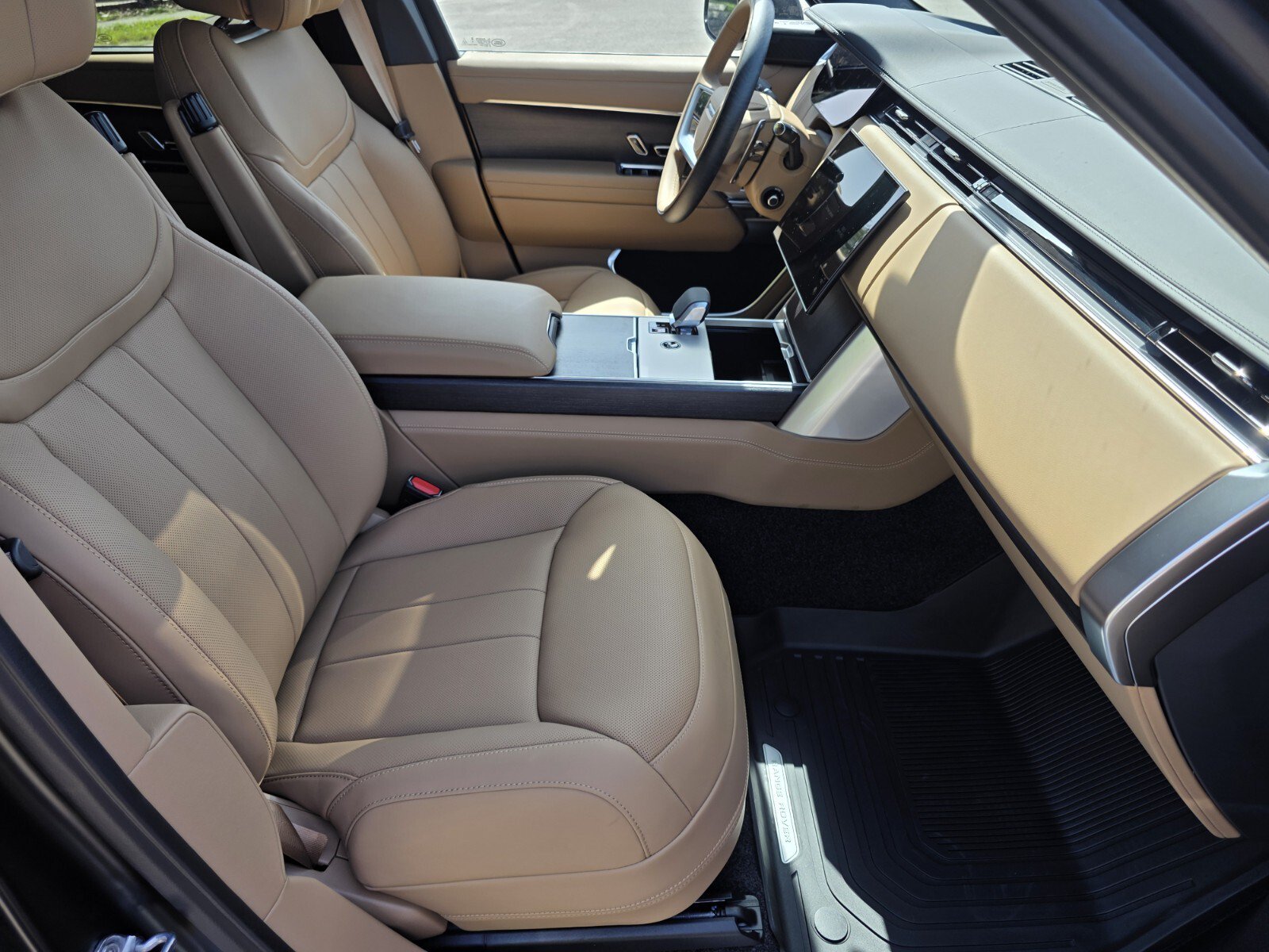New 2026 Land Rover Range Rover Autobiography AWD/4WD image 3