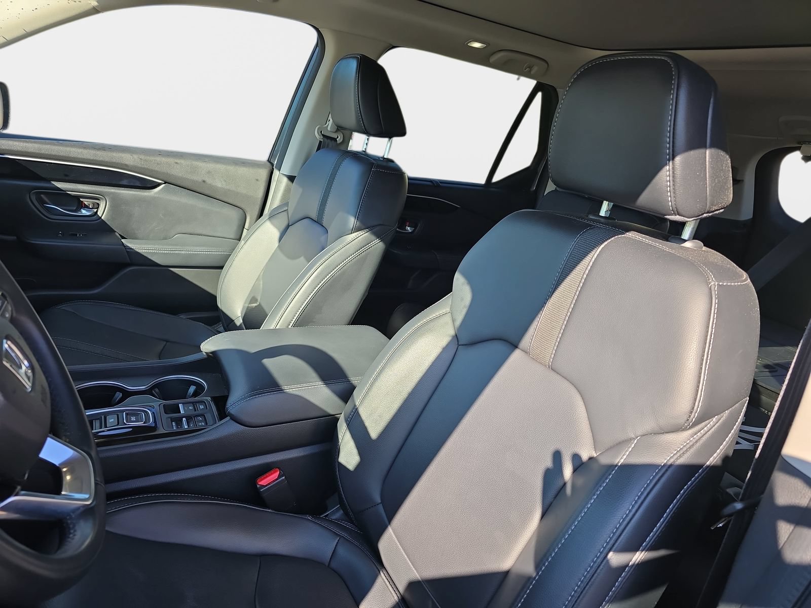 Used 2024 Honda Pilot Touring image 10