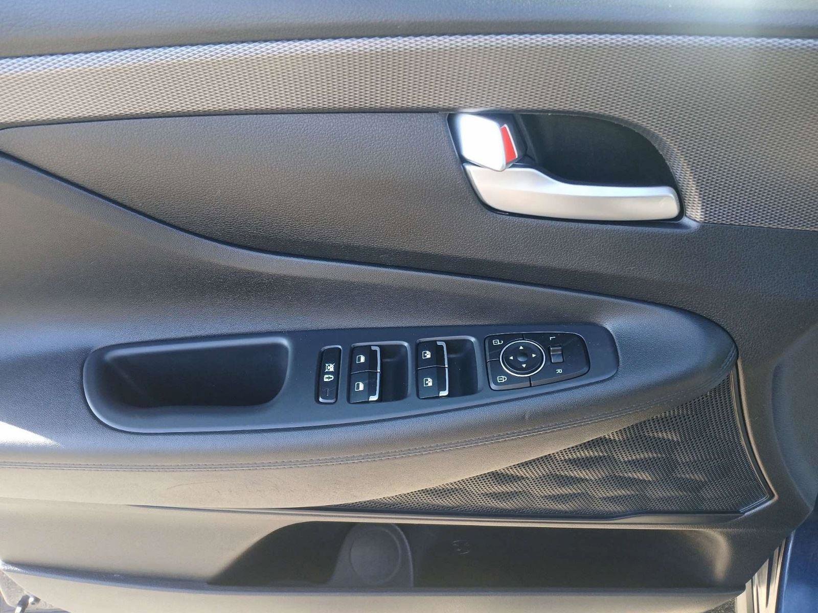 Used 2020 Hyundai Santa Fe SEL image 18