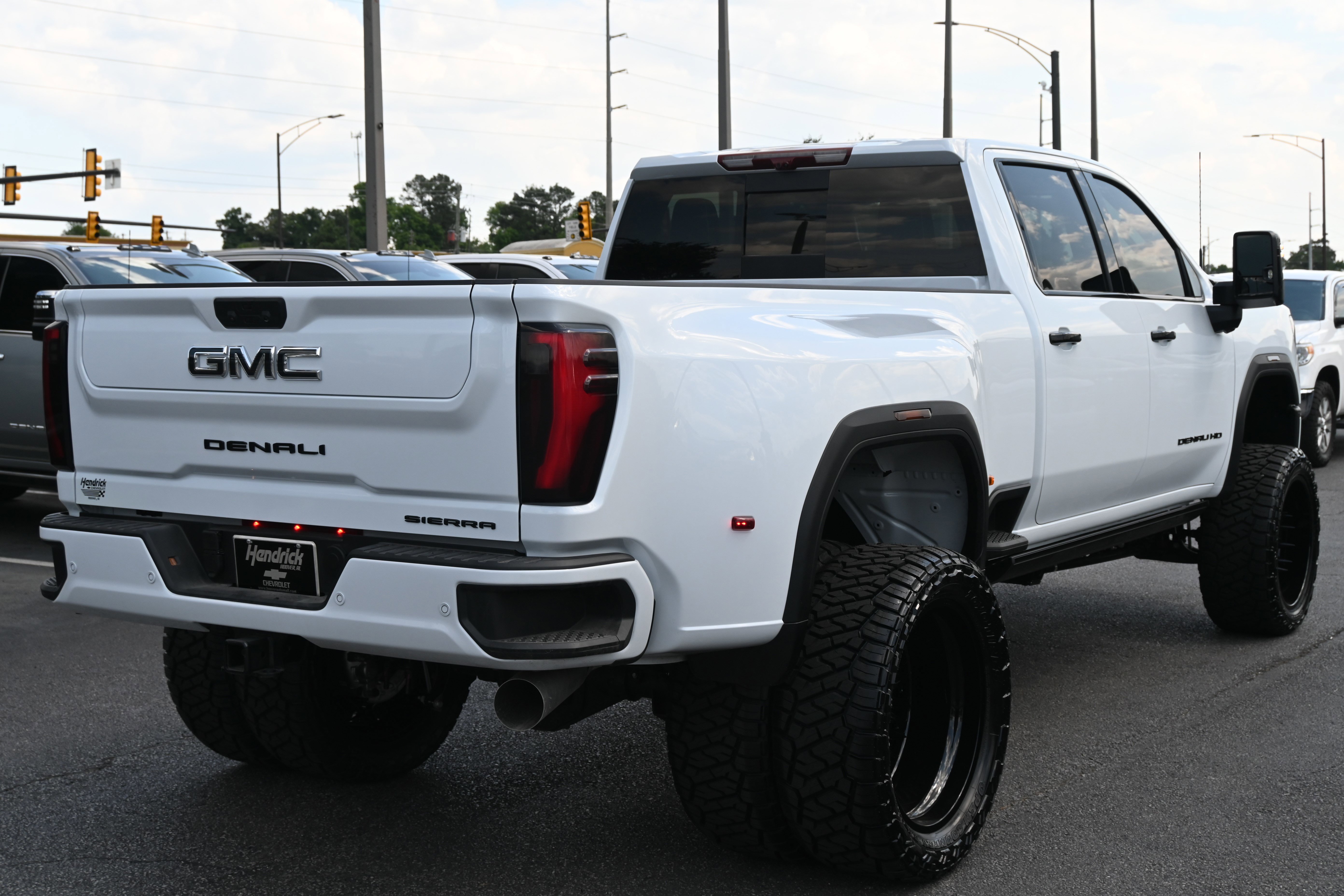 Used 2026 GMC Sierra 3500 Denali Ultimate AWD/4WD image 16