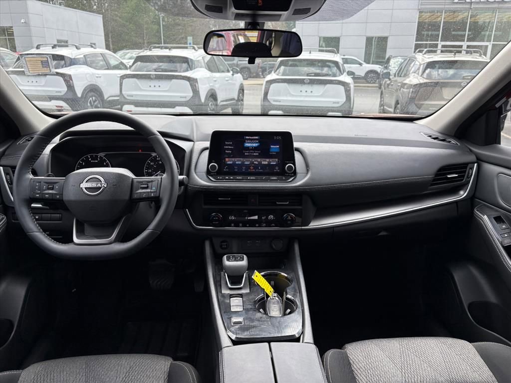 Certified 2025 Nissan Rogue SV image 9