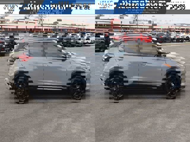 Used 2021 Nissan Kicks SR image 9