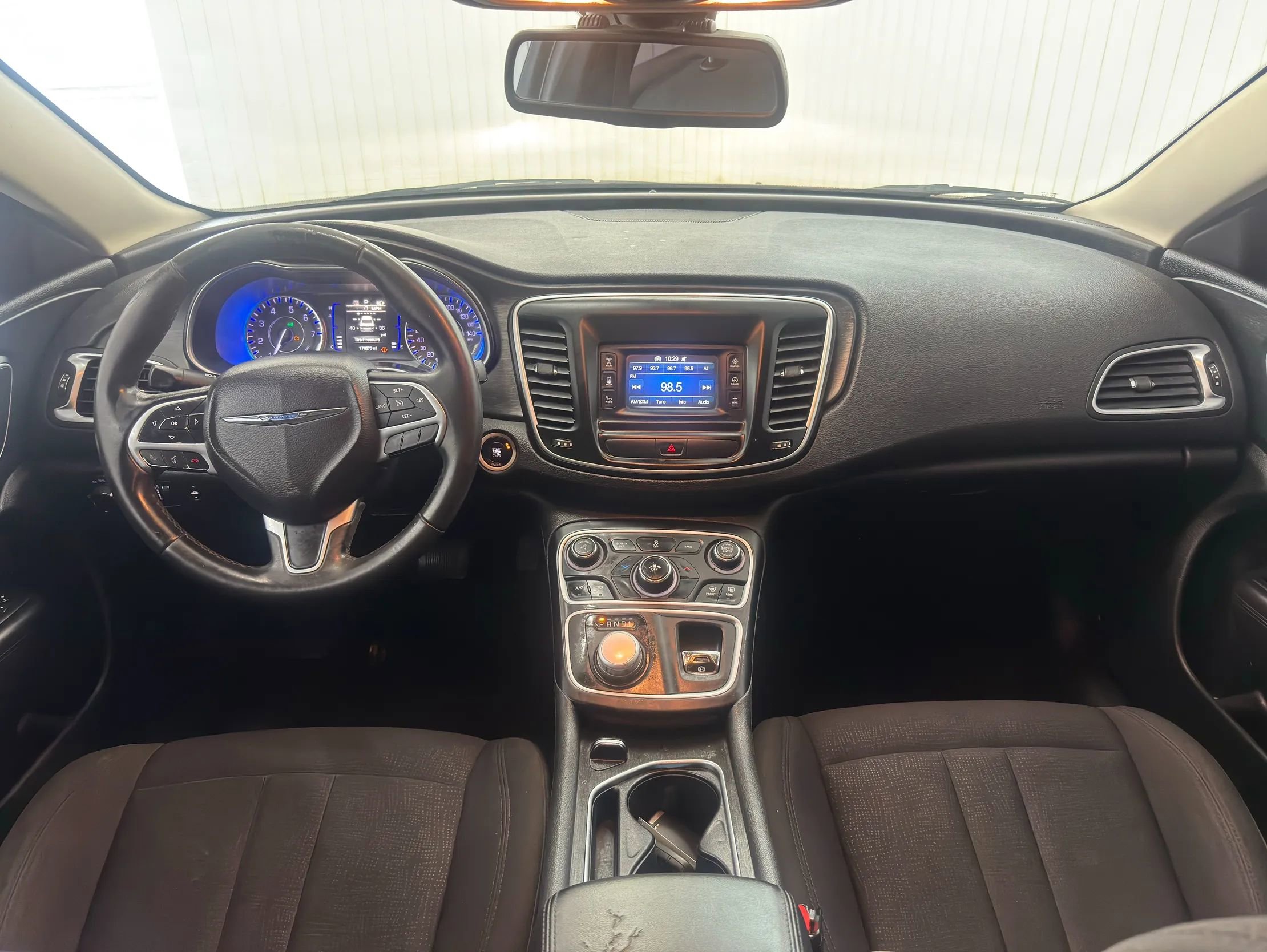 Used 2015 Chrysler 200 Limited w/ Convenience Group image 17