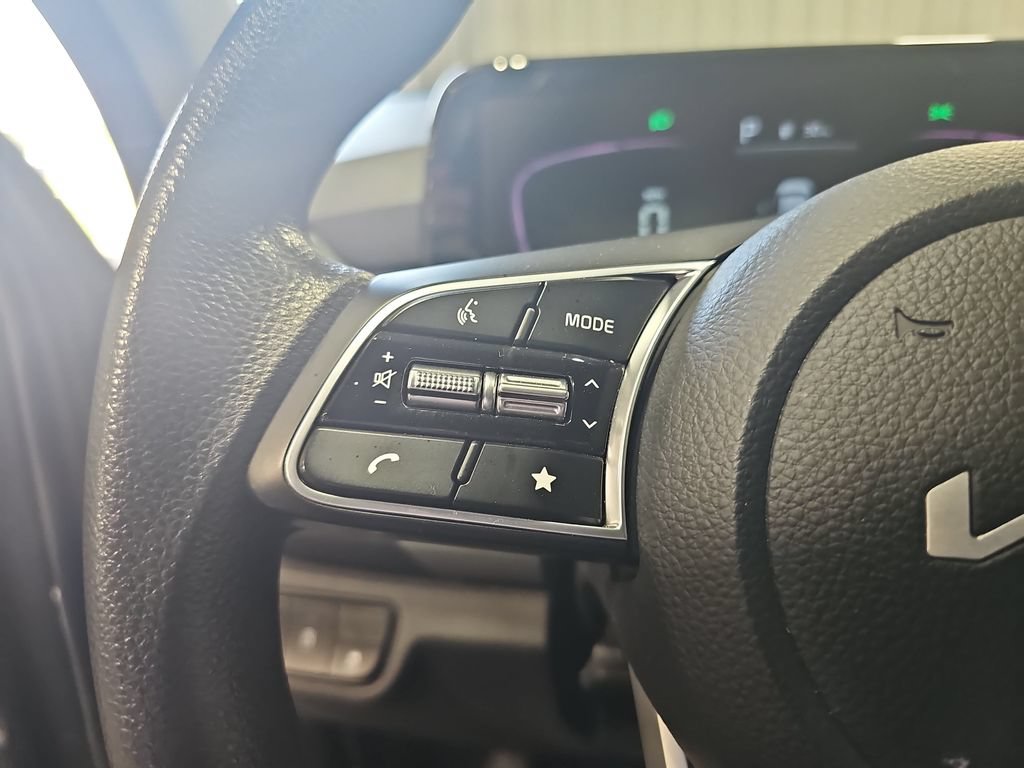 Used 2024 Kia Seltos LX AWD/4WD image 16
