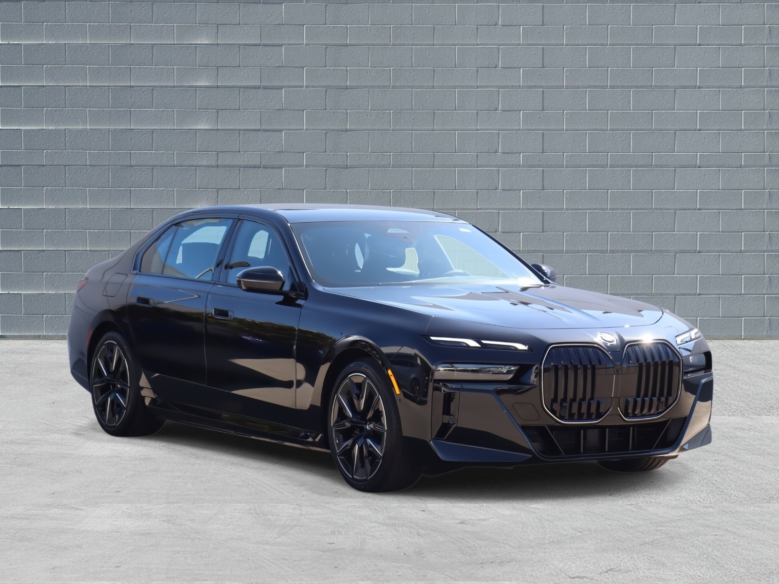 New 2025 BMW i7 eDrive50 w/ M Sport Package