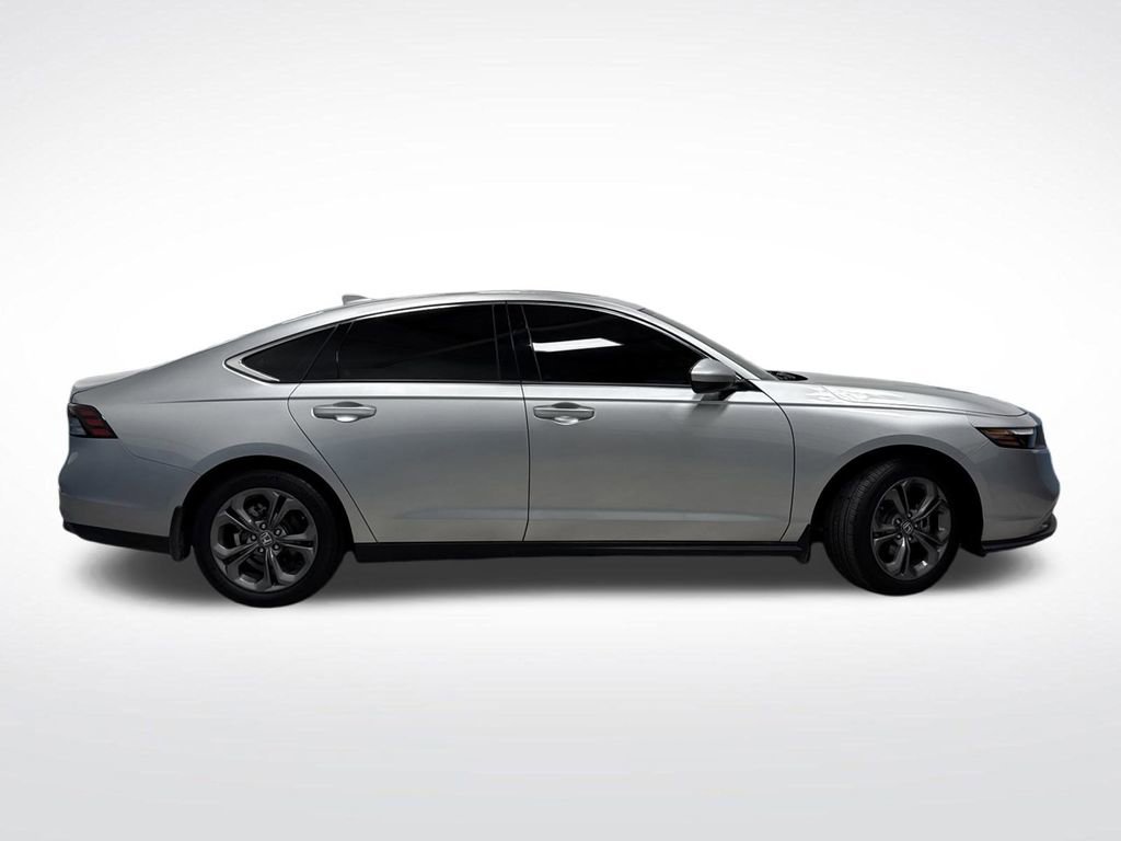Used 2024 Honda Accord EX image 2