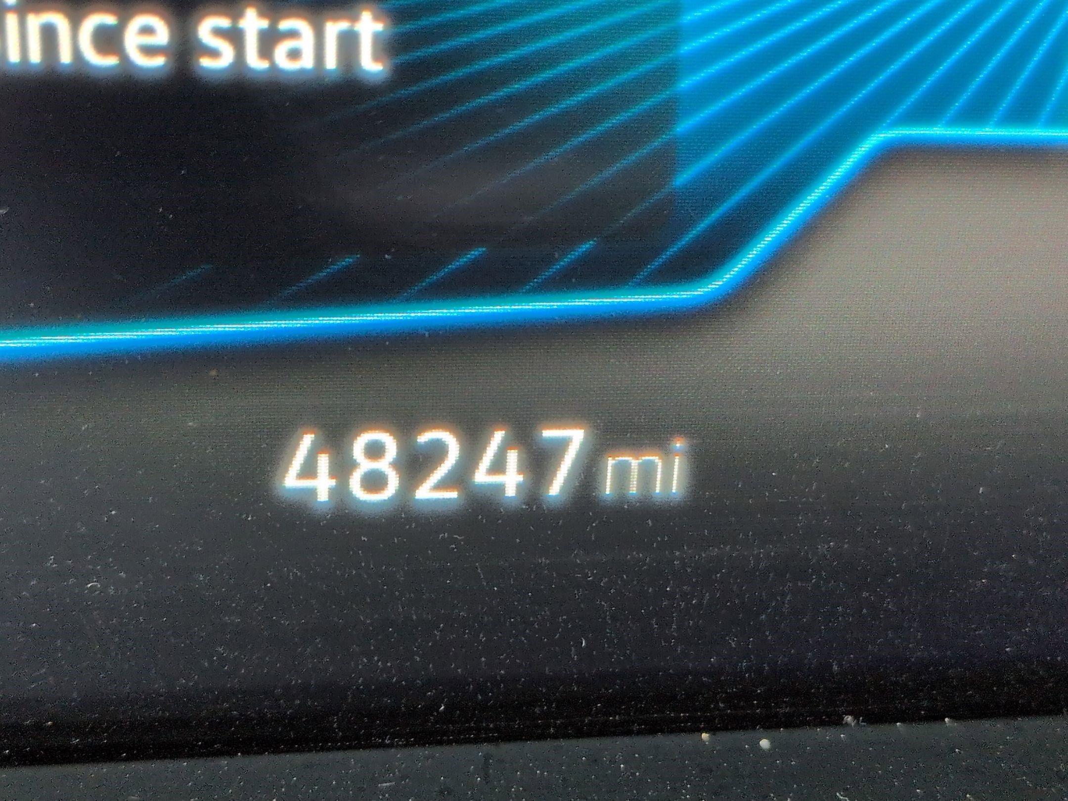 Certified 2022 Volkswagen Tiguan SE R-Line image 24