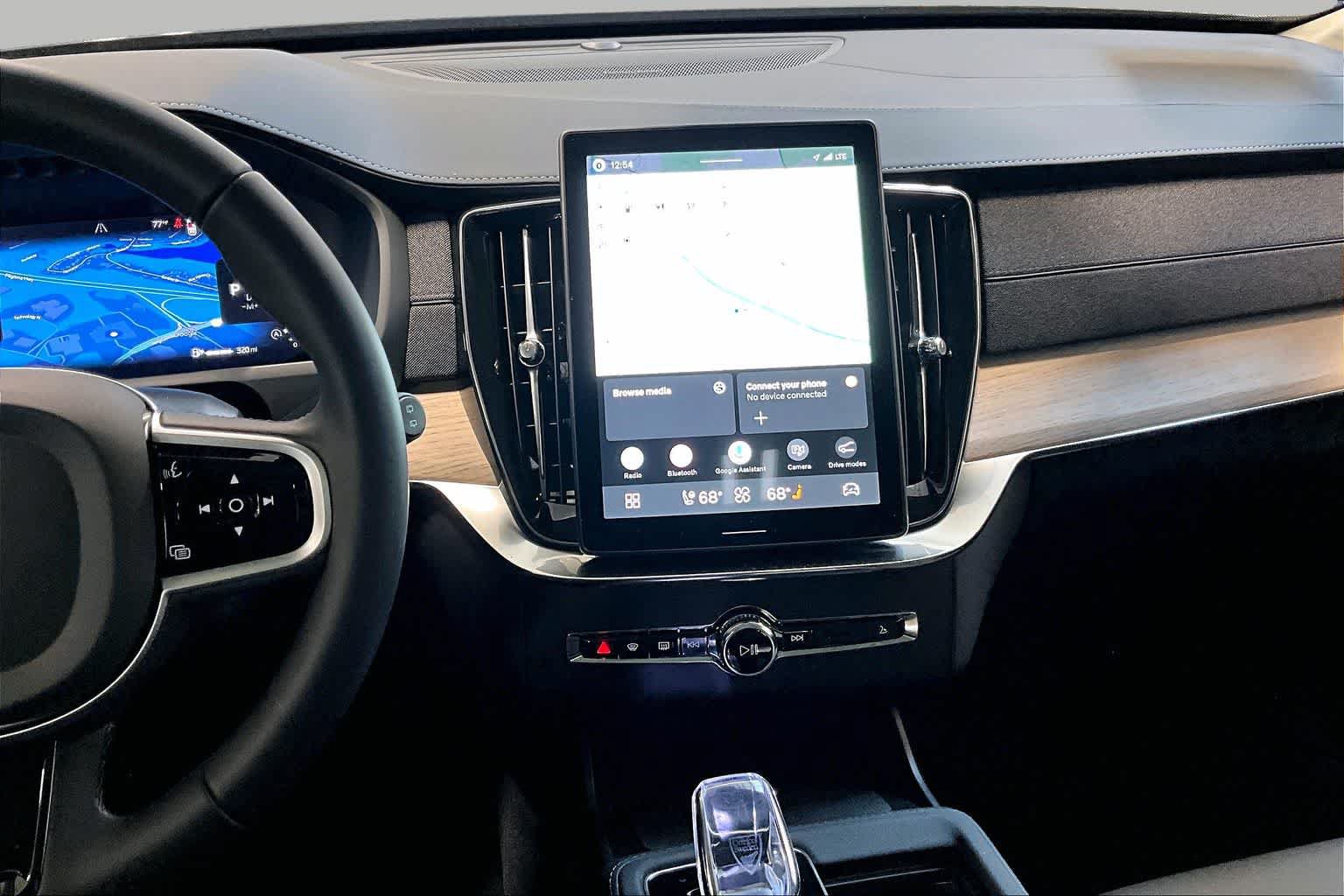 New 2026 Volvo XC90 B5 Plus w/ Protection Package Premier AWD/4WD image 8