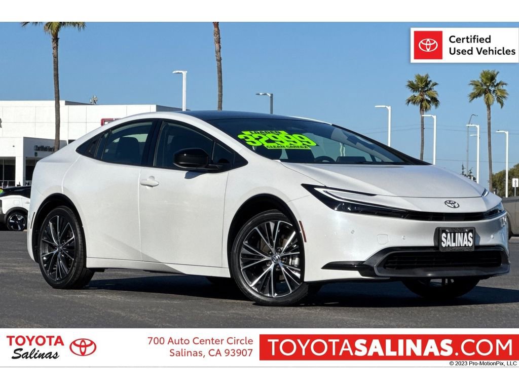 Used 2024 Toyota Prius XLE image 1