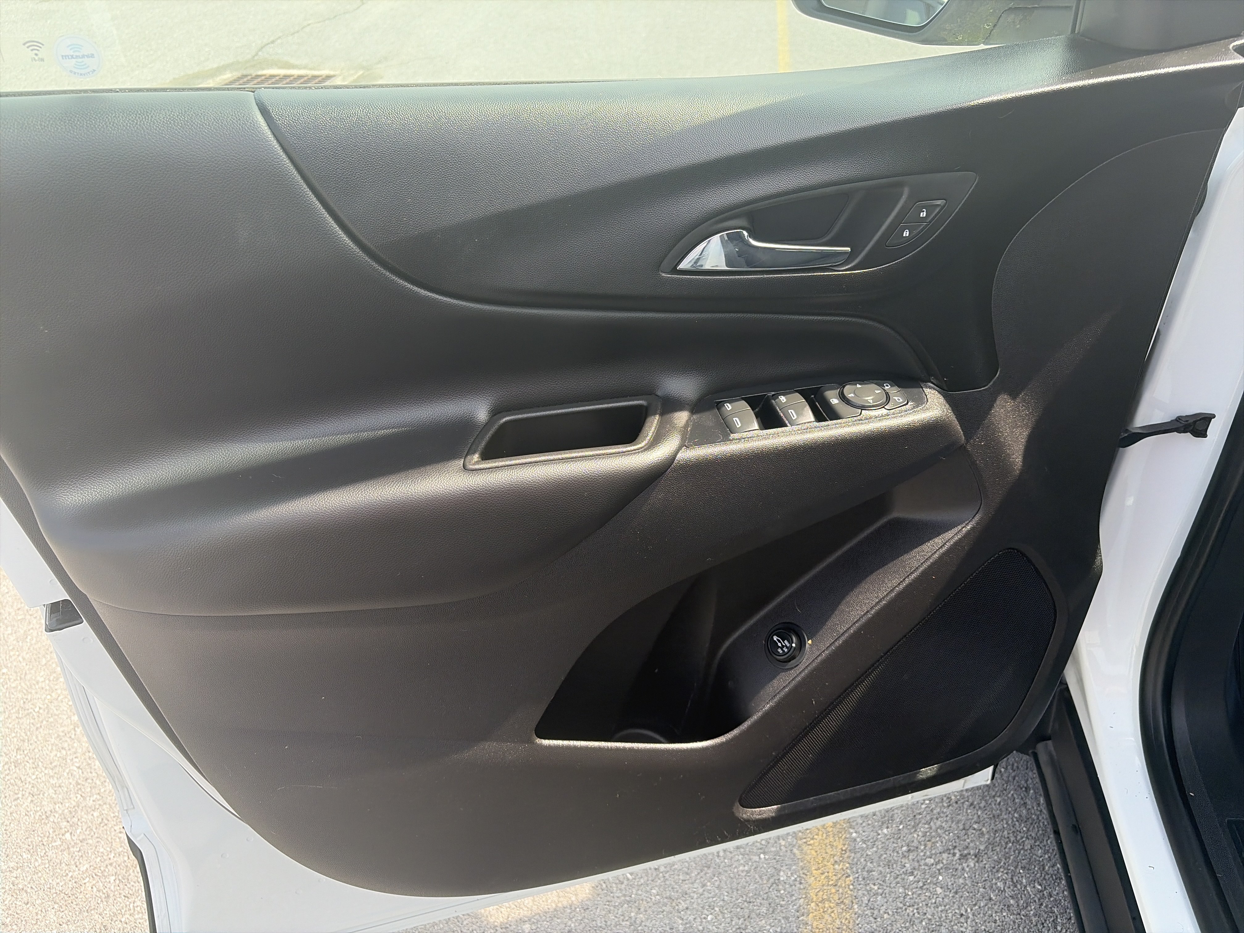 Used 2020 Chevrolet Equinox LT AWD/4WD image 16