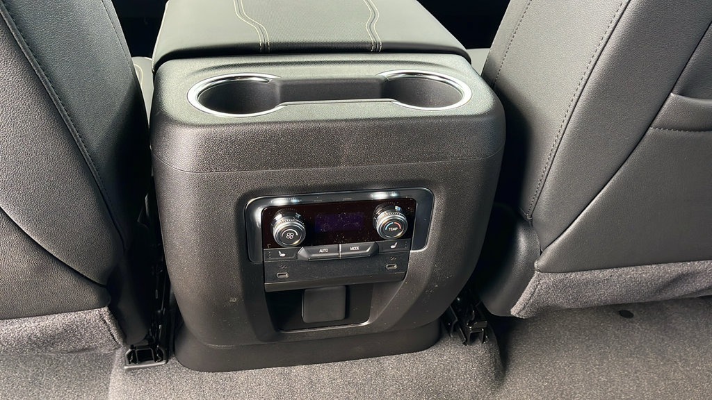 New 2026 GMC Yukon XL Elevation AWD/4WD image 17
