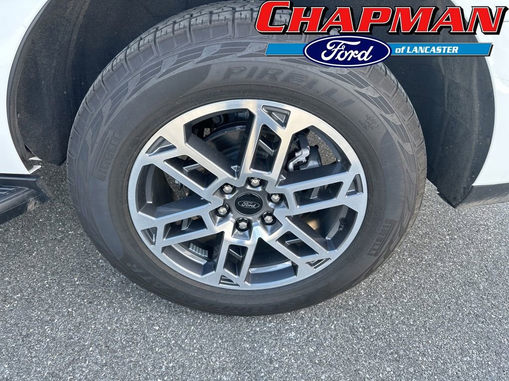 Certified 2025 Ford Expedition Active image 3