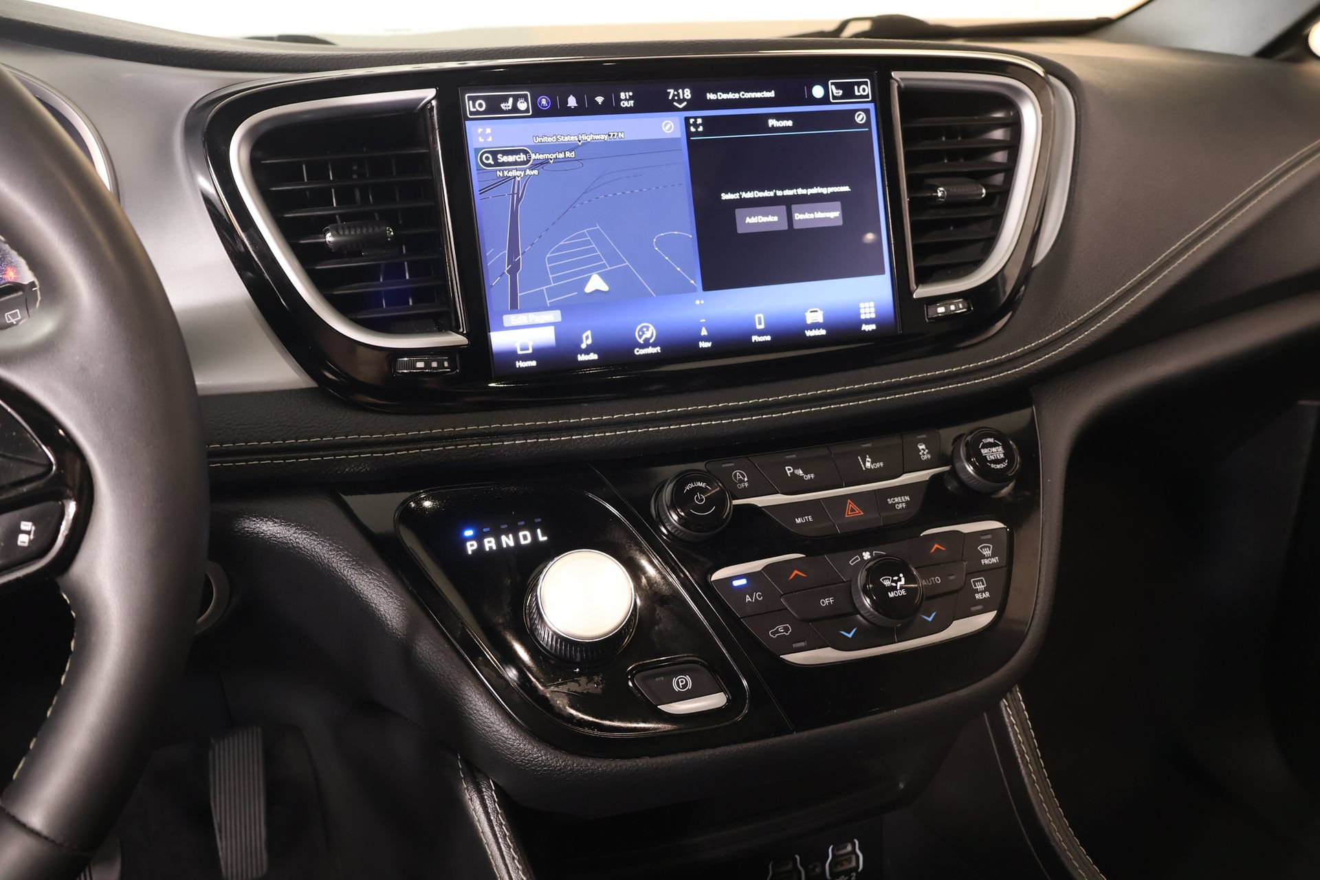 Used 2025 Chrysler Pacifica Limited FWD image 5
