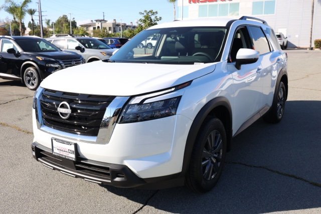 New 2025 Nissan Pathfinder SV w/ Cargo Package image 8