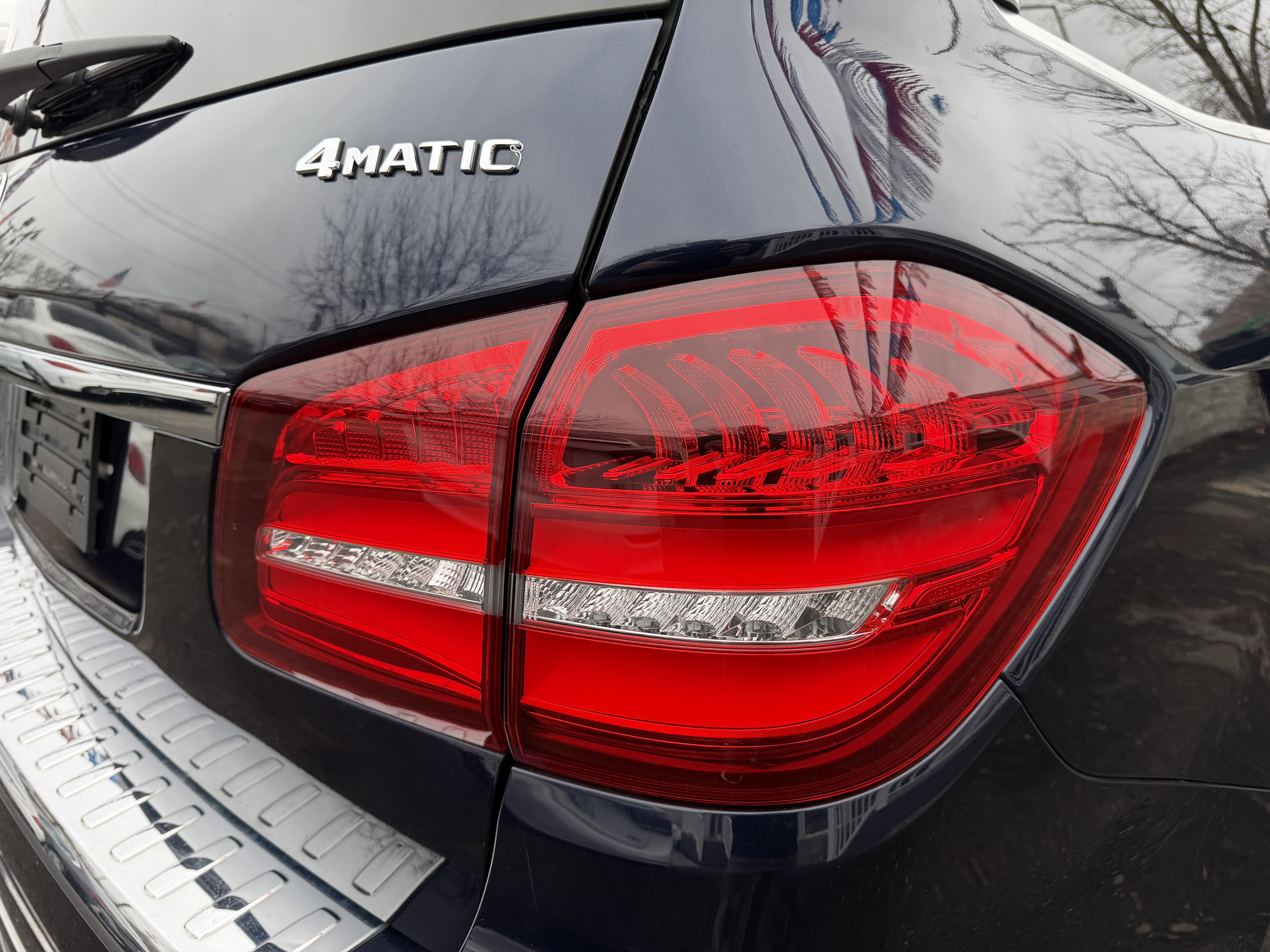 Used 2018 Mercedes-Benz GLS 450 4MATIC w/ Premium Package image 17