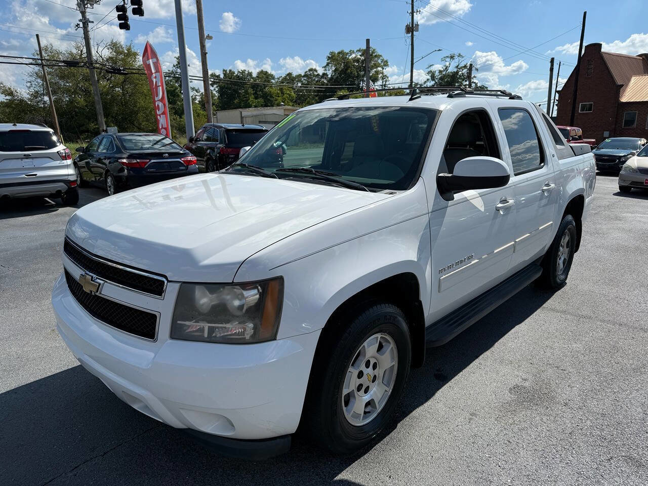Used 2011 Chevrolet Avalanche LT w/ Luxury Package image 8