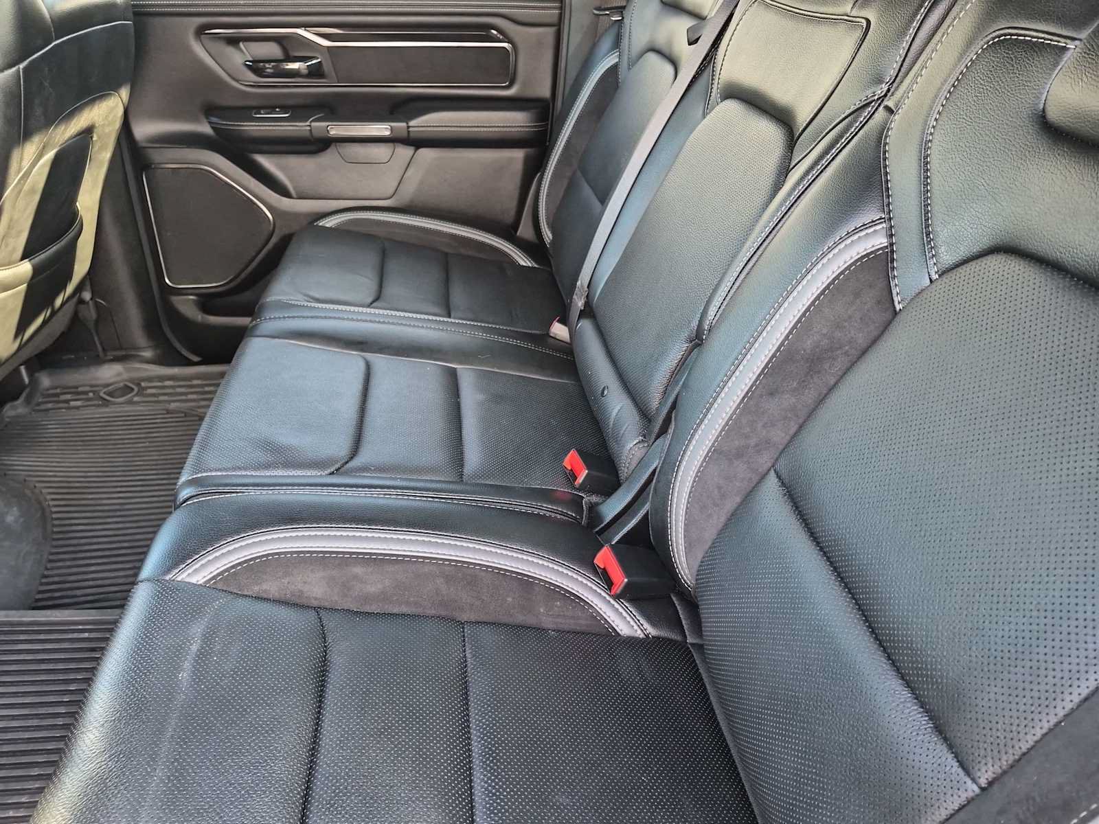 Used 2022 RAM 1500 Laramie AWD/4WD image 15
